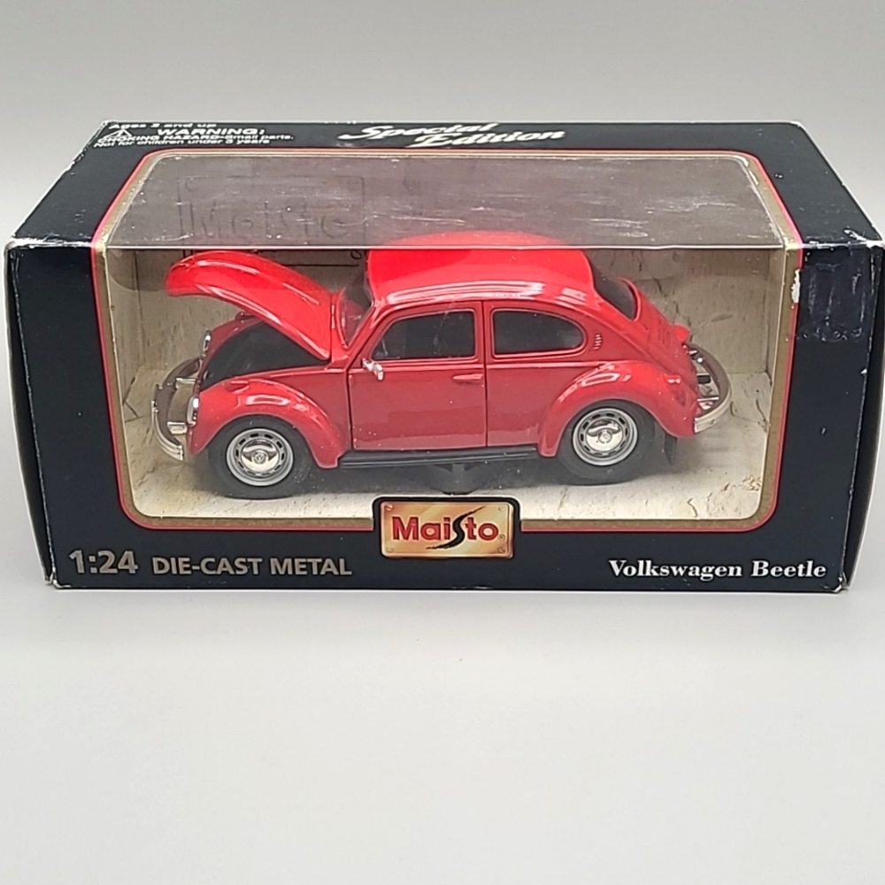 Maisto Red Diecast Model Car, 1973 VW Volkswagen Beetle Special Edition